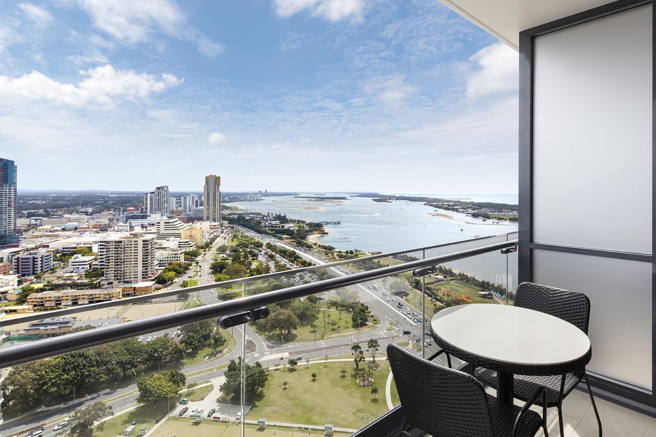 Meriton Suites Southport Gold Coast Bagian luar foto